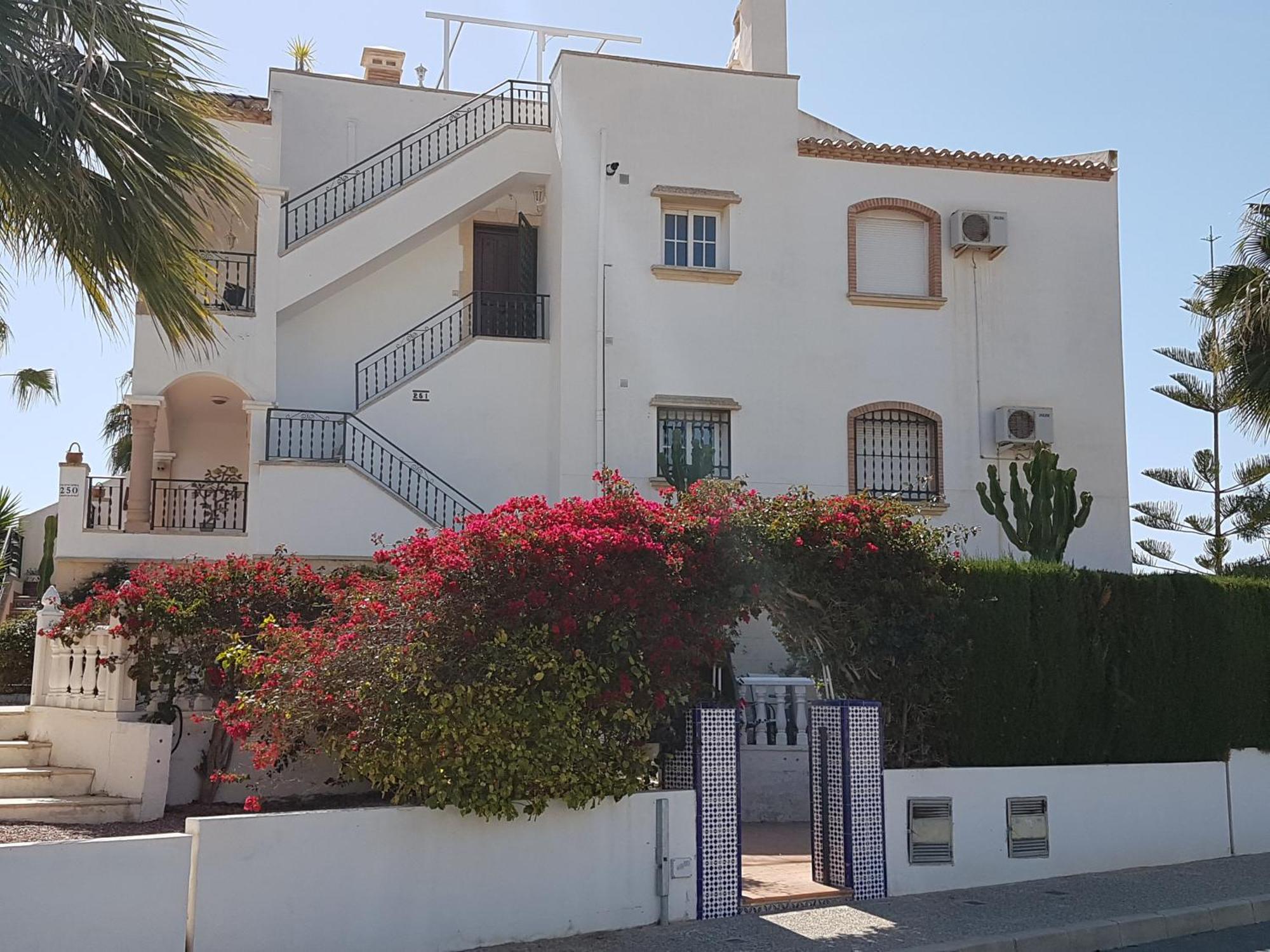 Atico 6 Sleeps Holiday home *